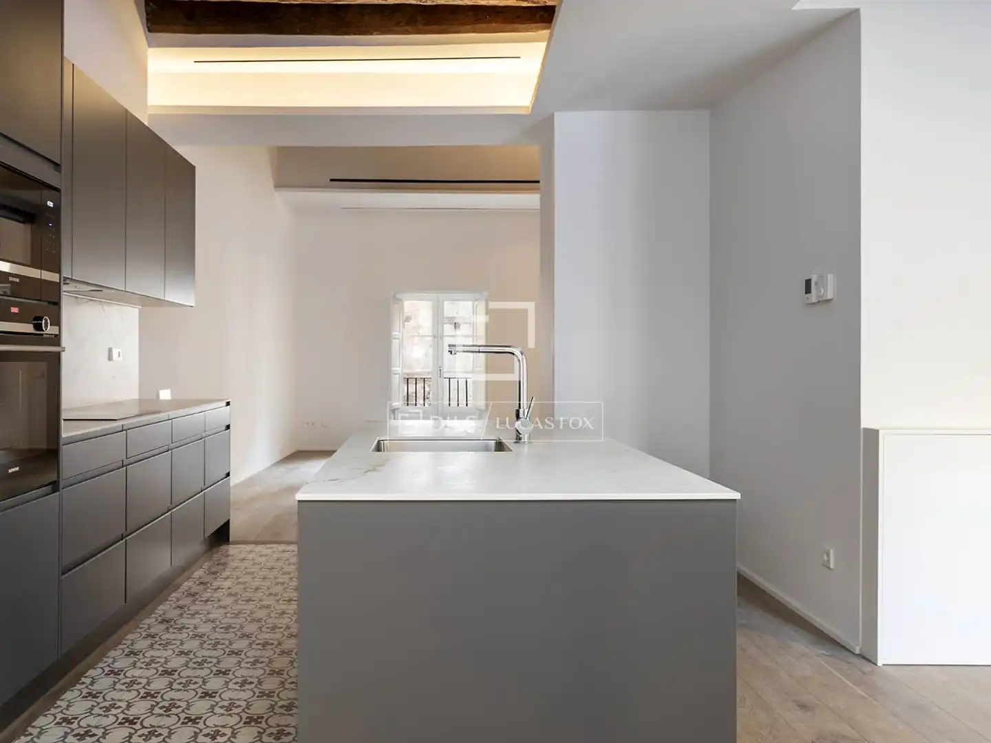 Küche von Wohnung zum Verkauf in Barcelona mit Klimaanlage, Heizung und Parkett