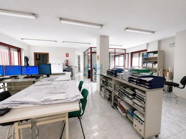 Bureau avec ascenseur à vendre à A Ponte