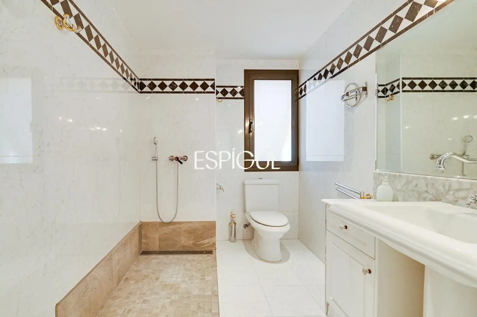 Baño de Dúplex en venta en Arenys de Mar con Aire acondicionado, Calefacción y Terraza