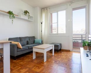 Sala d'estar de Apartament de lloguer en  Barcelona Capital amb Moblat, Forn i Rentadora