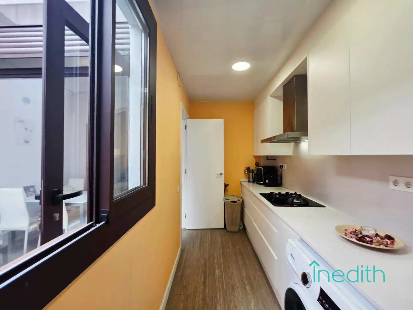 Cuina de Casa o xalet en venda en Vilanova i la Geltrú amb Aire condicionat, Calefacció i Parquet