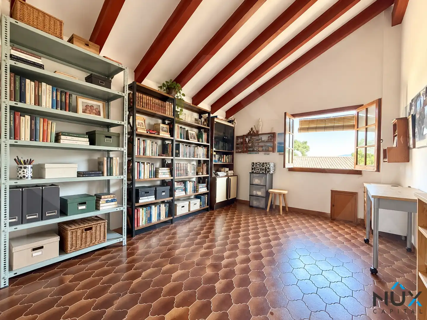 Sala d'estar de Casa o xalet en venda en Paterna amb Aire condicionat, Calefacció i Jardí privat