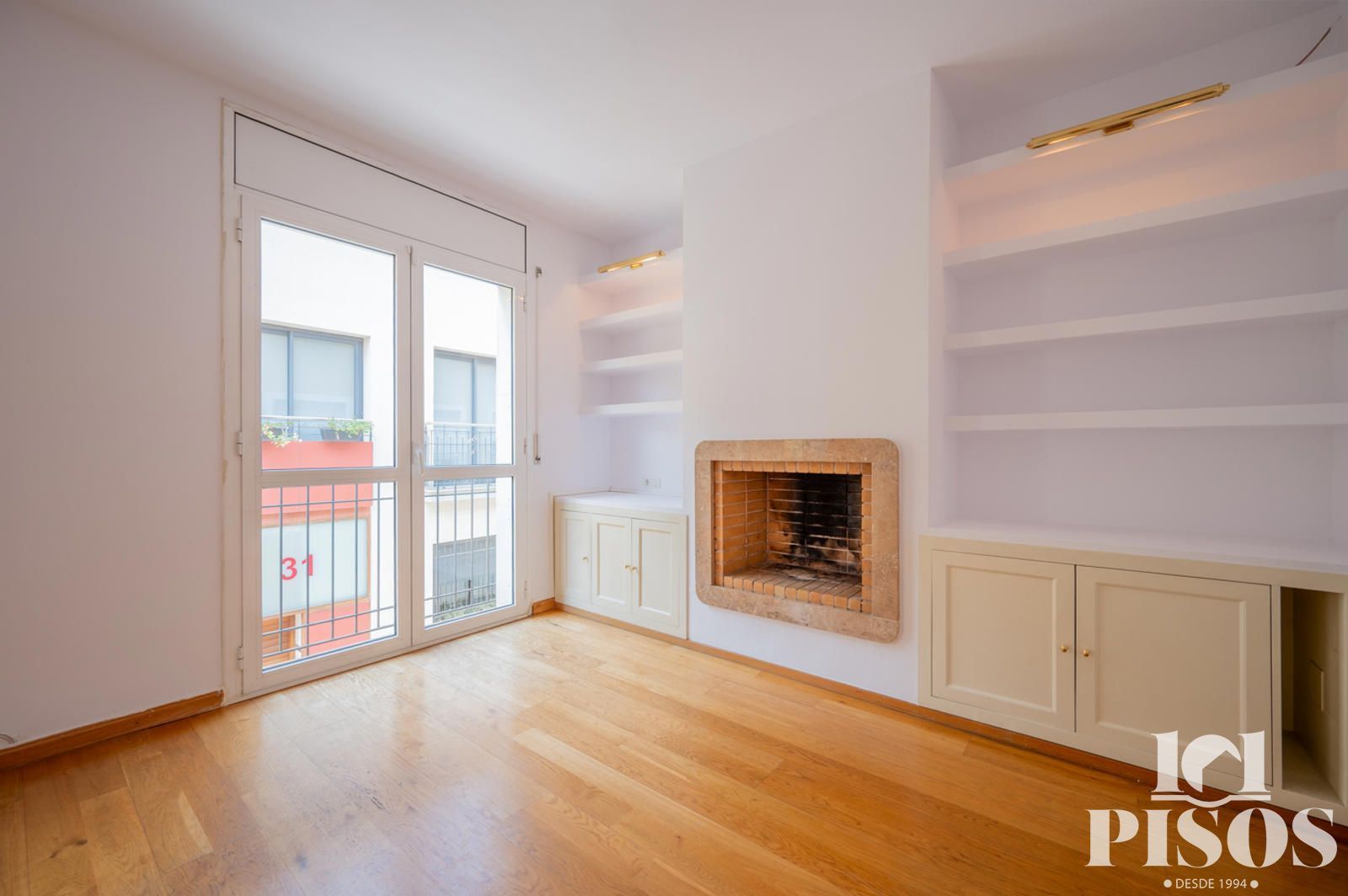 Sala d'estar de Casa adosada en venda en Sant Cugat del Vallès amb Calefacció, Parquet i Terrassa