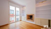 Living room of Single-family semi-detached for sale in Sant Cugat del Vallès  with Heating, Parquet flooring and Terrace