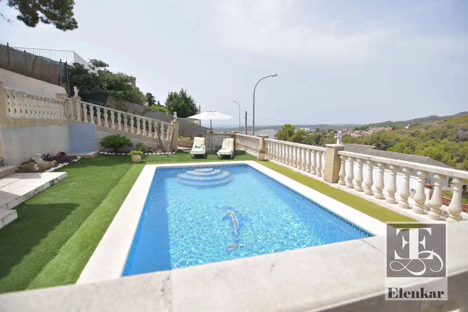 Adosado con piscina en venta en Pedrera