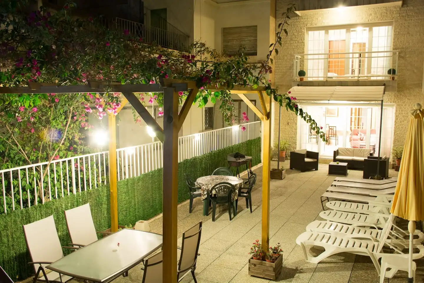Terrassa de Casa adosada en venda en Calella amb Aire condicionat, Calefacció i Jardí privat