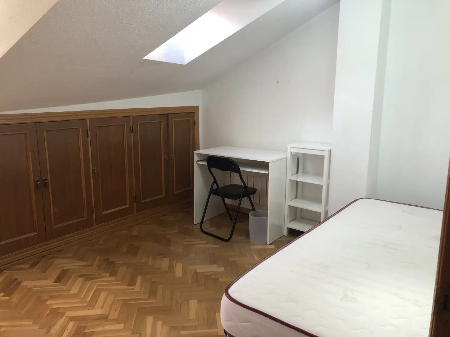 Habitación de Dúplex en venta en Segovia con Calefacción y Amueblado