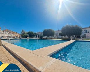 Piscina de Casa adosada en venda en Torrevieja amb Aire condicionat, Calefacció i Terrassa
