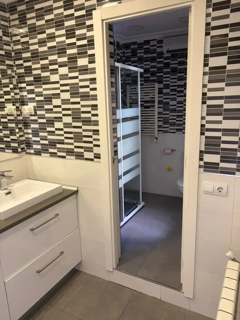 Baño de Casa o chalet en venta en Madrid con Calefacción, Jardín privado y Terraza