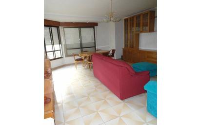 Wohnzimmer von Wohnung zum verkauf in A Rúa 