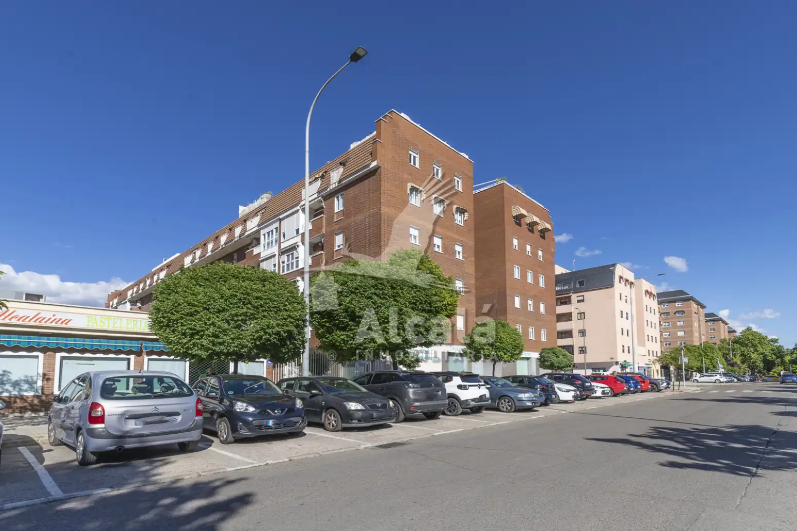 Exterior view of Flat for sale in Alcalá de Henares  with Air Conditioner, Heating and Private garden