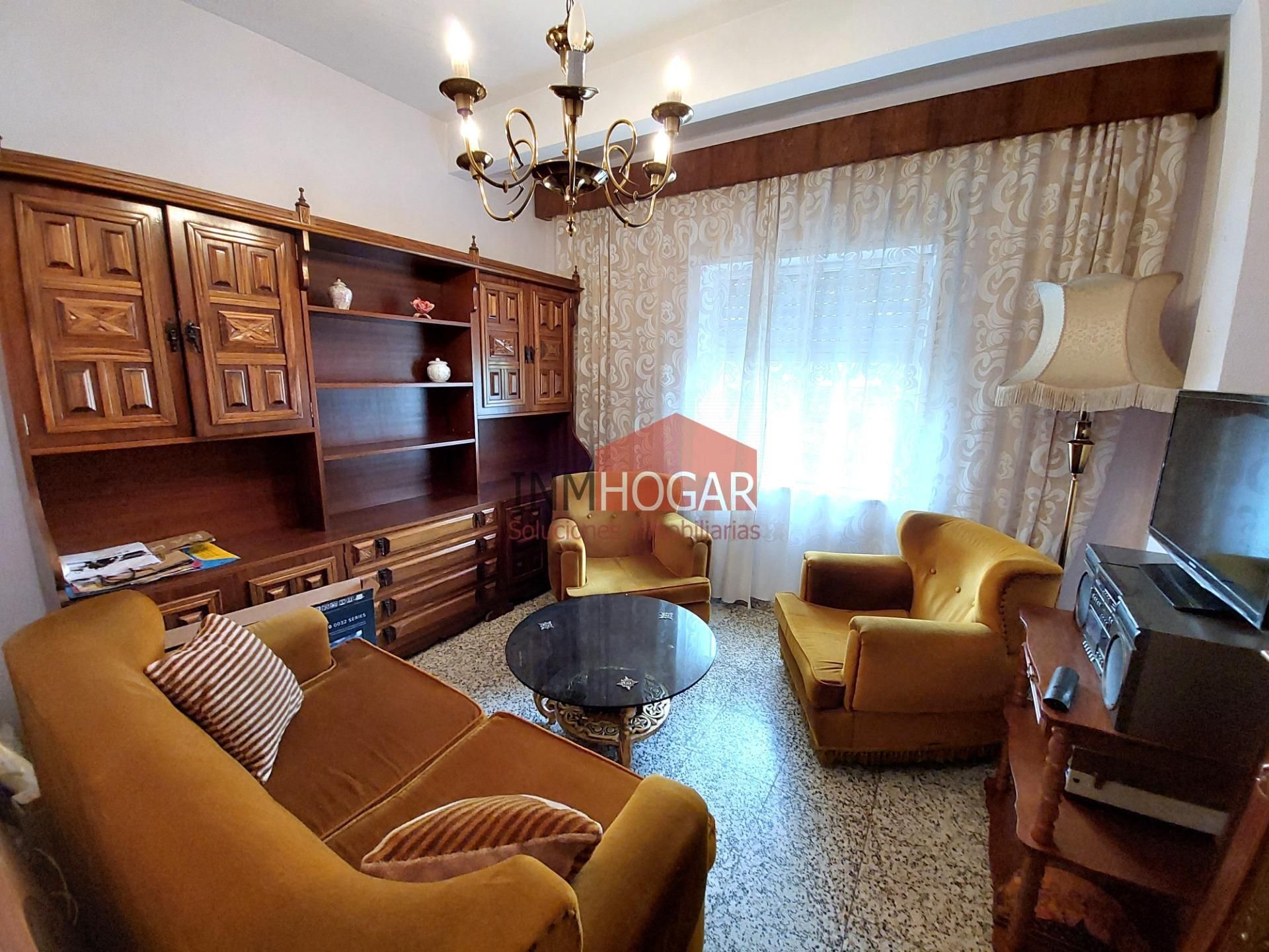 Sala d'estar de Pis en venda en Ávila Capital amb Calefacció, Terrassa i Balcó