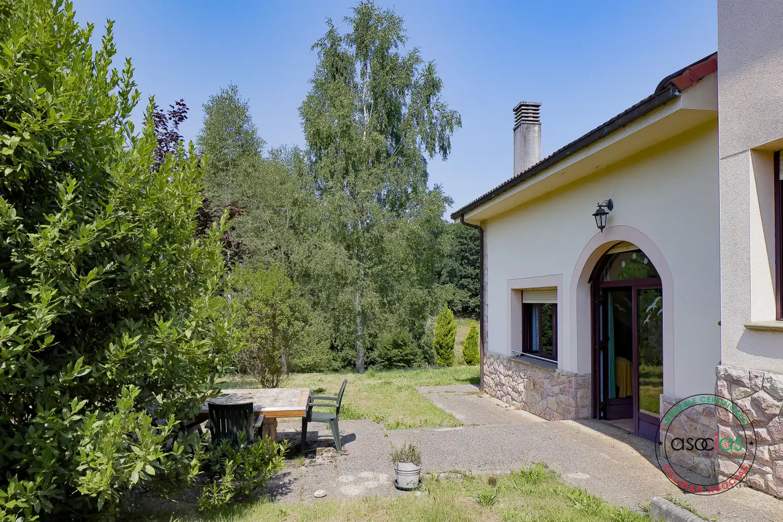 Jardí de Casa o xalet en venda en Nava amb Calefacció, Parquet i Traster
