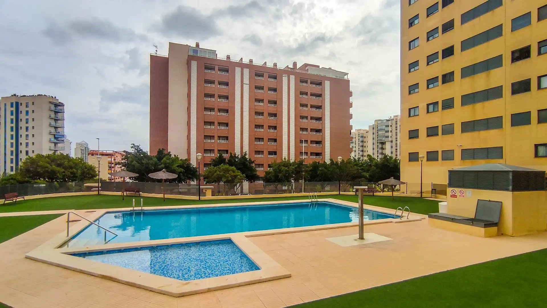 Piscina de Apartament en venda en Villajoyosa / La Vila Joiosa amb Aire condicionat, Moblat i Piscina comunitària