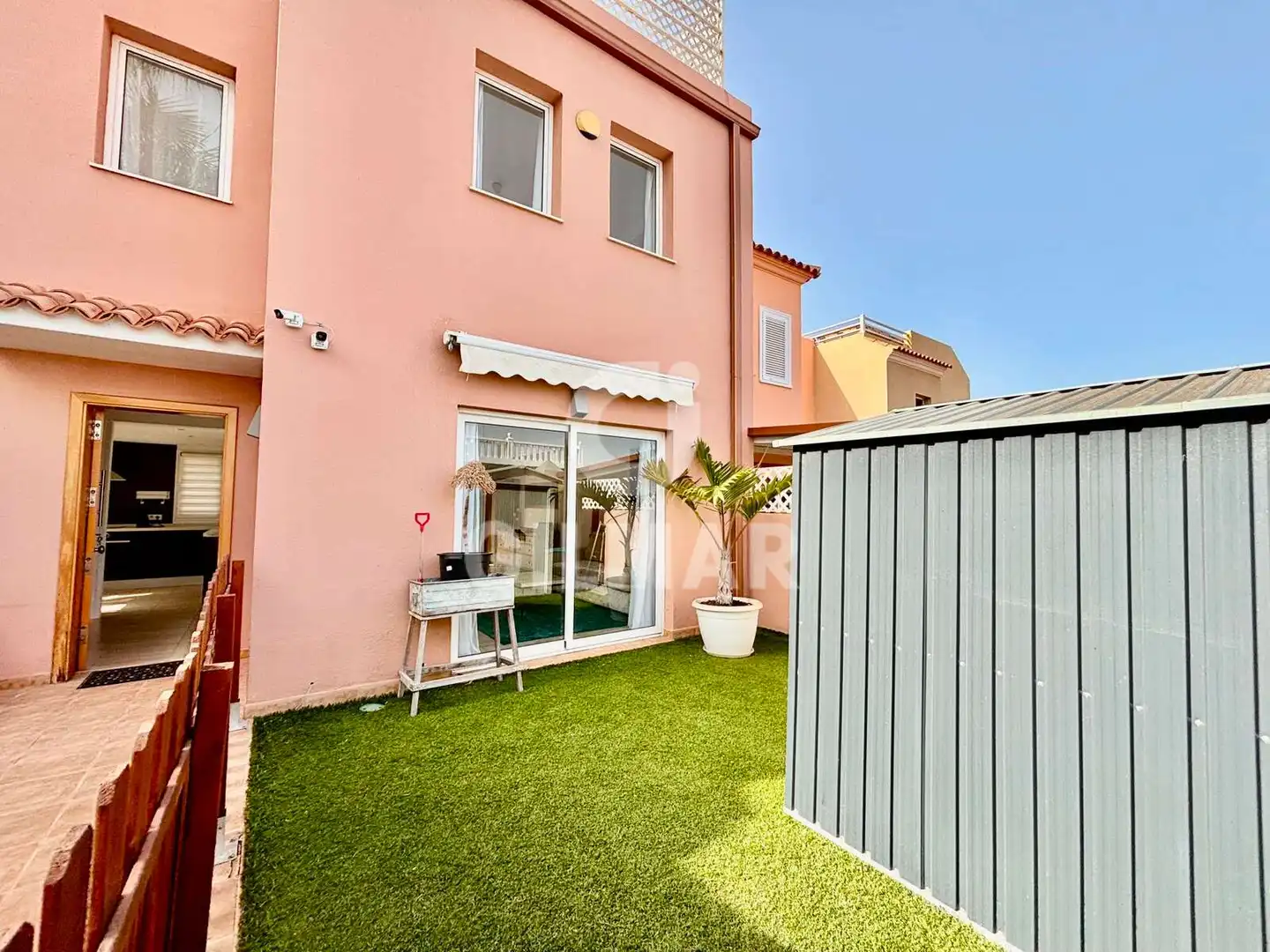 Vista exterior de Casa adosada en venta en Adeje con Jardín privado, Terraza y Amueblado