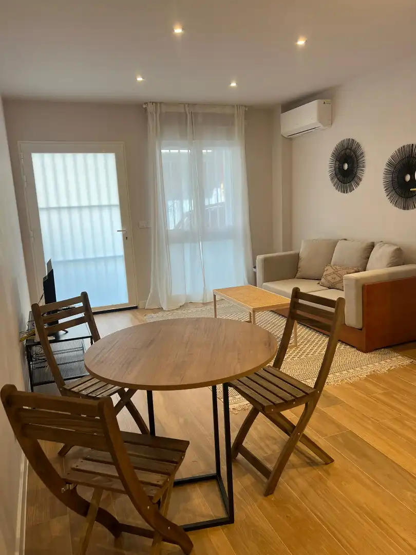 Living room of Flat for rent in  Madrid Capital  with Air Conditioner, Heating and Furnished