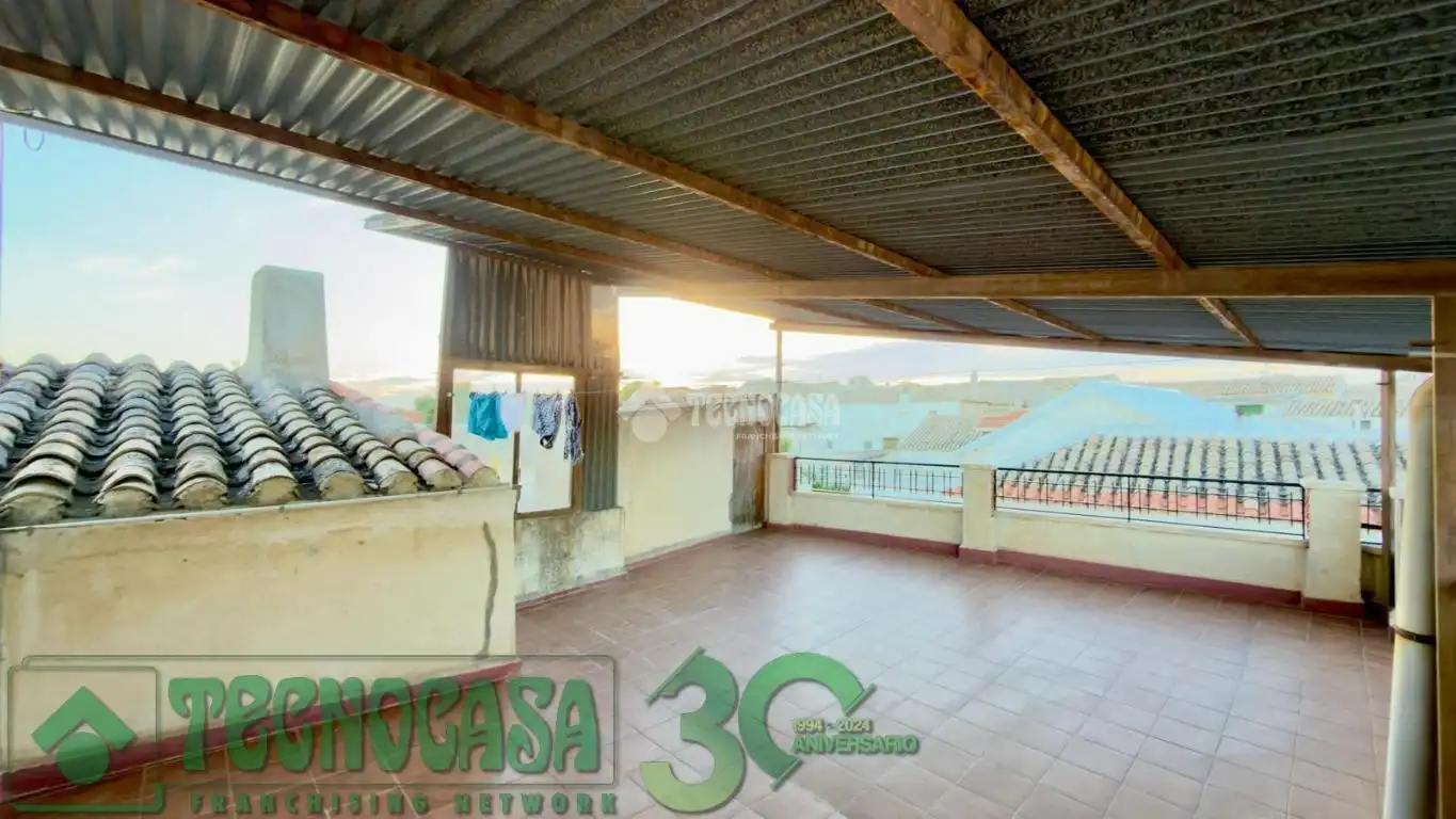 Vista exterior de Casa adosada en venda en Quero amb Calefacció i Terrassa