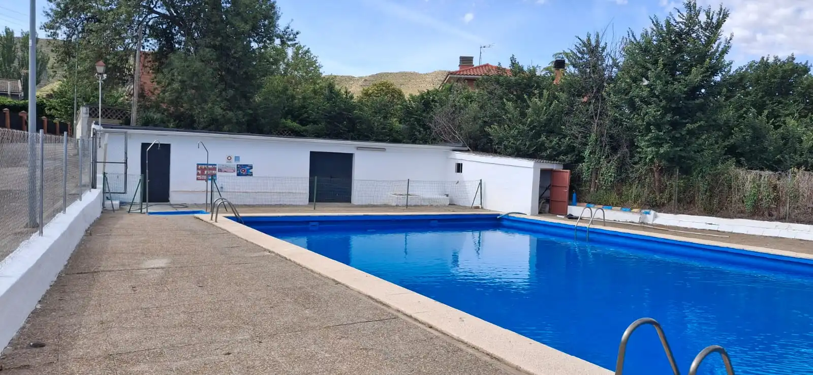 Piscina de Casa o xalet en venda en Cadrete amb Calefacció, Jardí privat i Terrassa