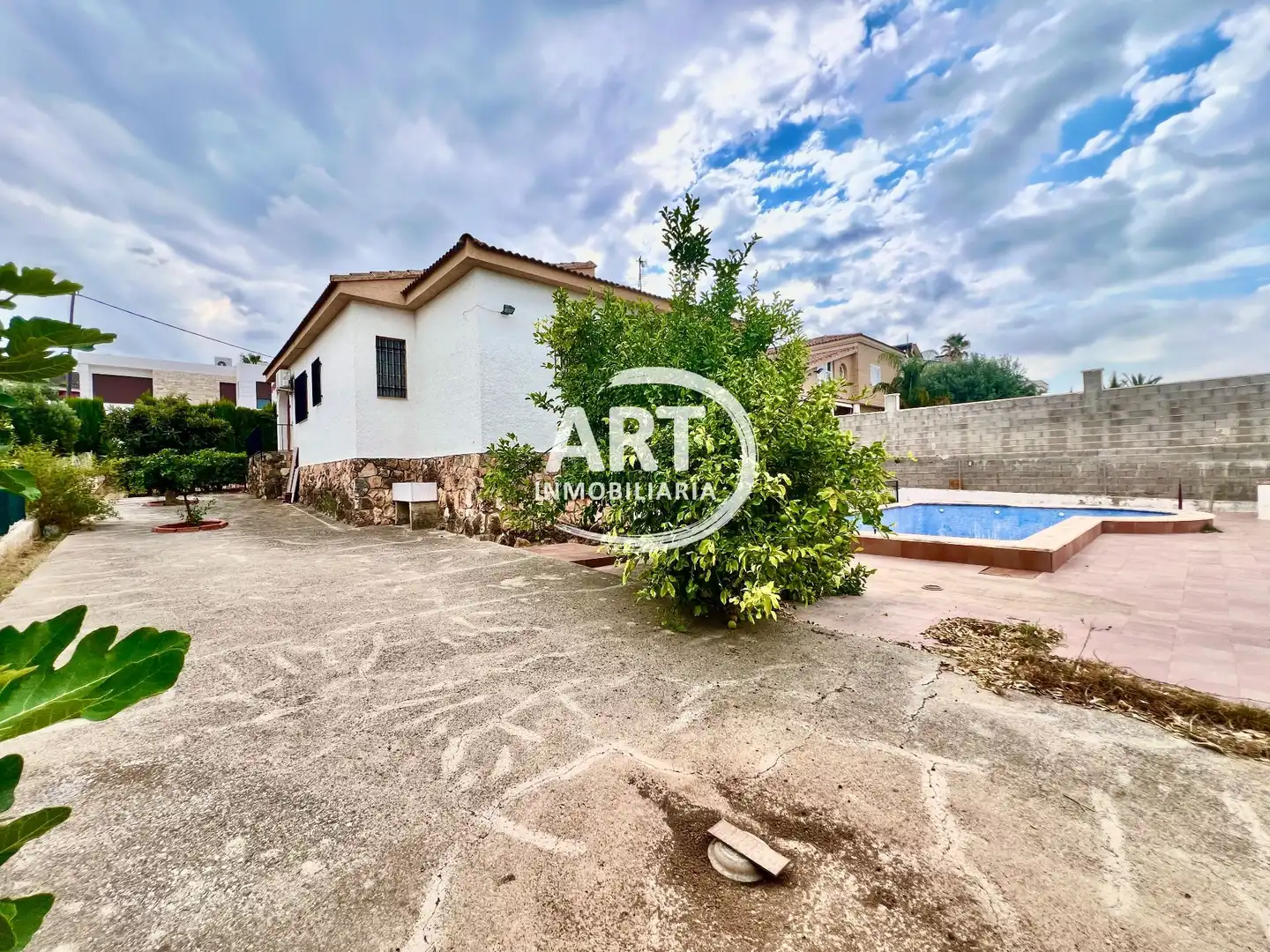 Vista exterior de Casa o chalet en venta en Riba-roja de Túria, Valencia