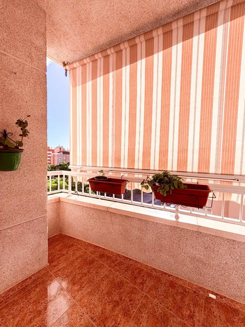 Terrassa de Pis en venda en Elche / Elx amb Aire condicionat, Calefacció i Jardí privat