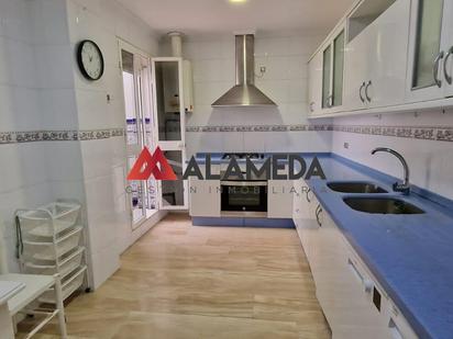 Kitchen of Flat for sale in Chiclana de la Frontera  with Air Conditioner, Heating and Parquet flooring