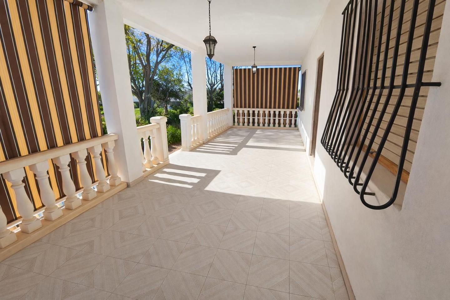 Terrassa de Casa o xalet en venda en Elche / Elx amb Terrassa, Traster i Moblat