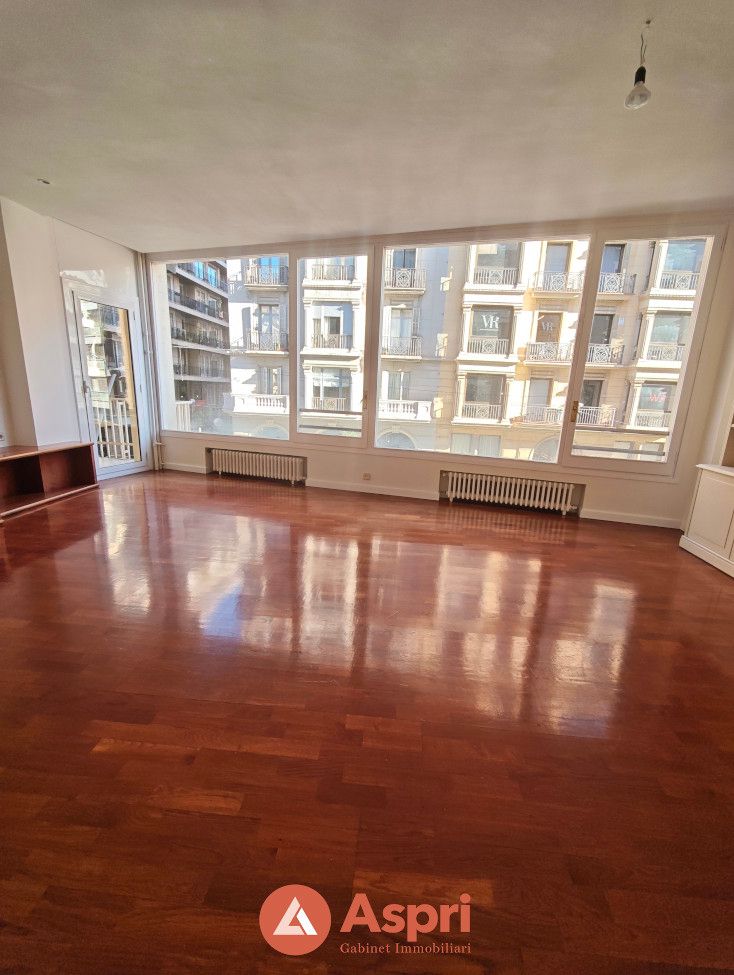 Exterior view of Flat to rent in  Barcelona Capital  with Air Conditioner, Heating and Balcony