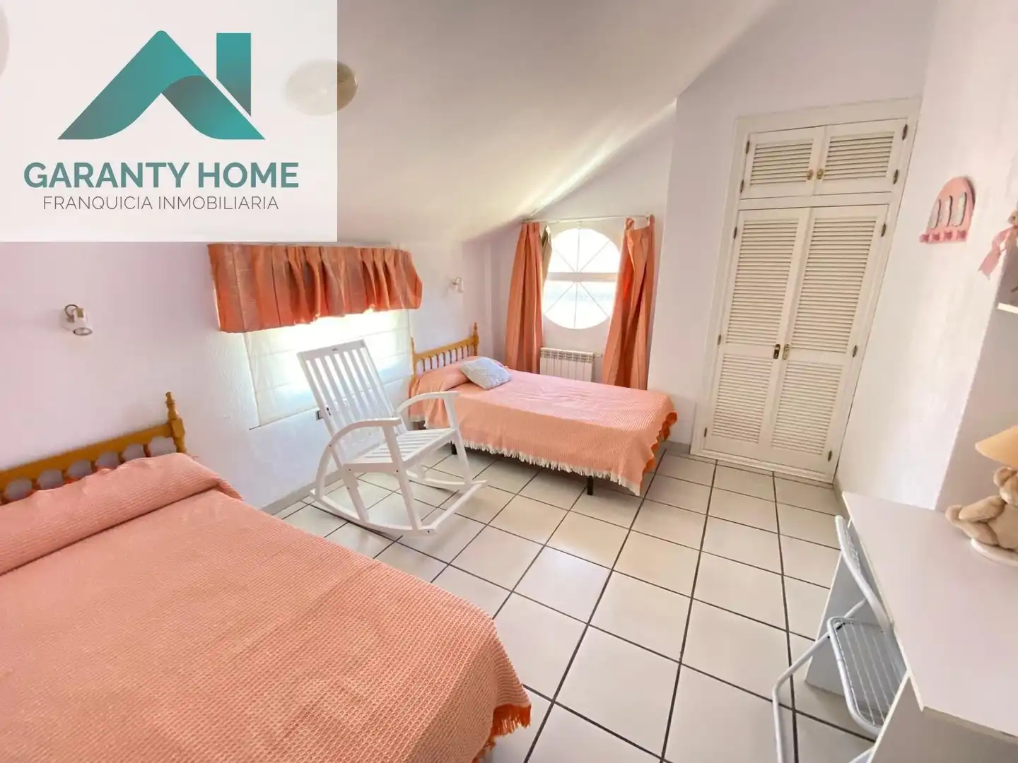 Habitación de Casa o chalet en venta en Valdepeñas de Jaén con Aire acondicionado, Calefacción y Jardín privado