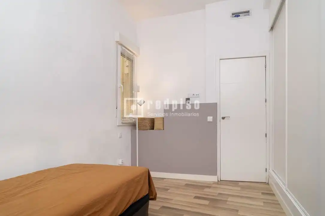 Bedroom of Flat for rent in Madrid  with Air Conditioner, Heating and Parquet flooring
