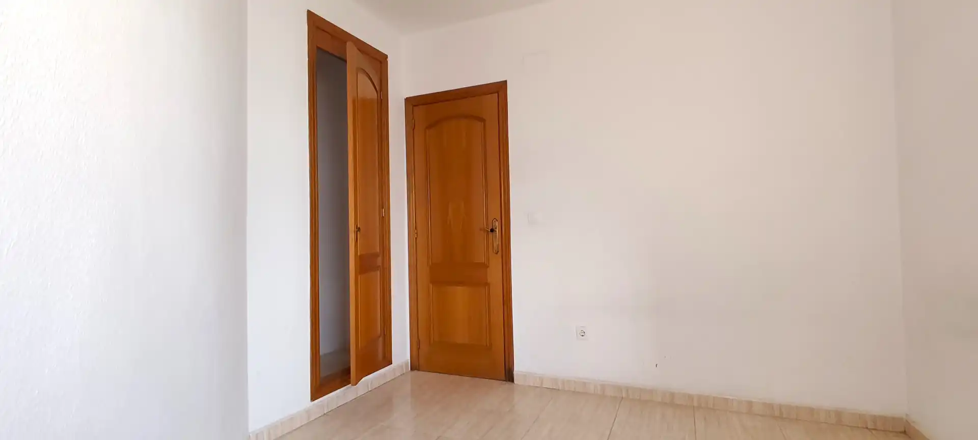 Ground floor for sale in Alicante / Alacant  with Terrace and Community pool