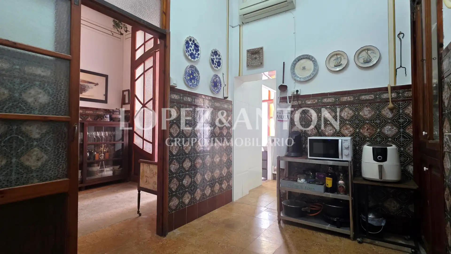 Kitchen of Detached homes for sale in La Pobla de Vallbona  with Air Conditioner, Terrace and Swimming Pool