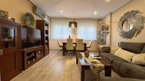 Living room of Flat for sale in Elda  with Air Conditioner, Heating and Balcony