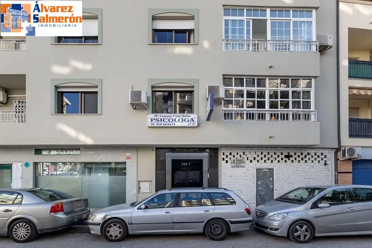 Vista exterior de Pis en venda en Motril amb Aire condicionat