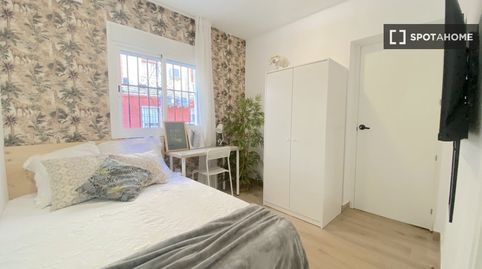 Foto 4 de Piso de alquiler en El Plantinar – Avda. La Paz - El Juncal, Sevilla Capital