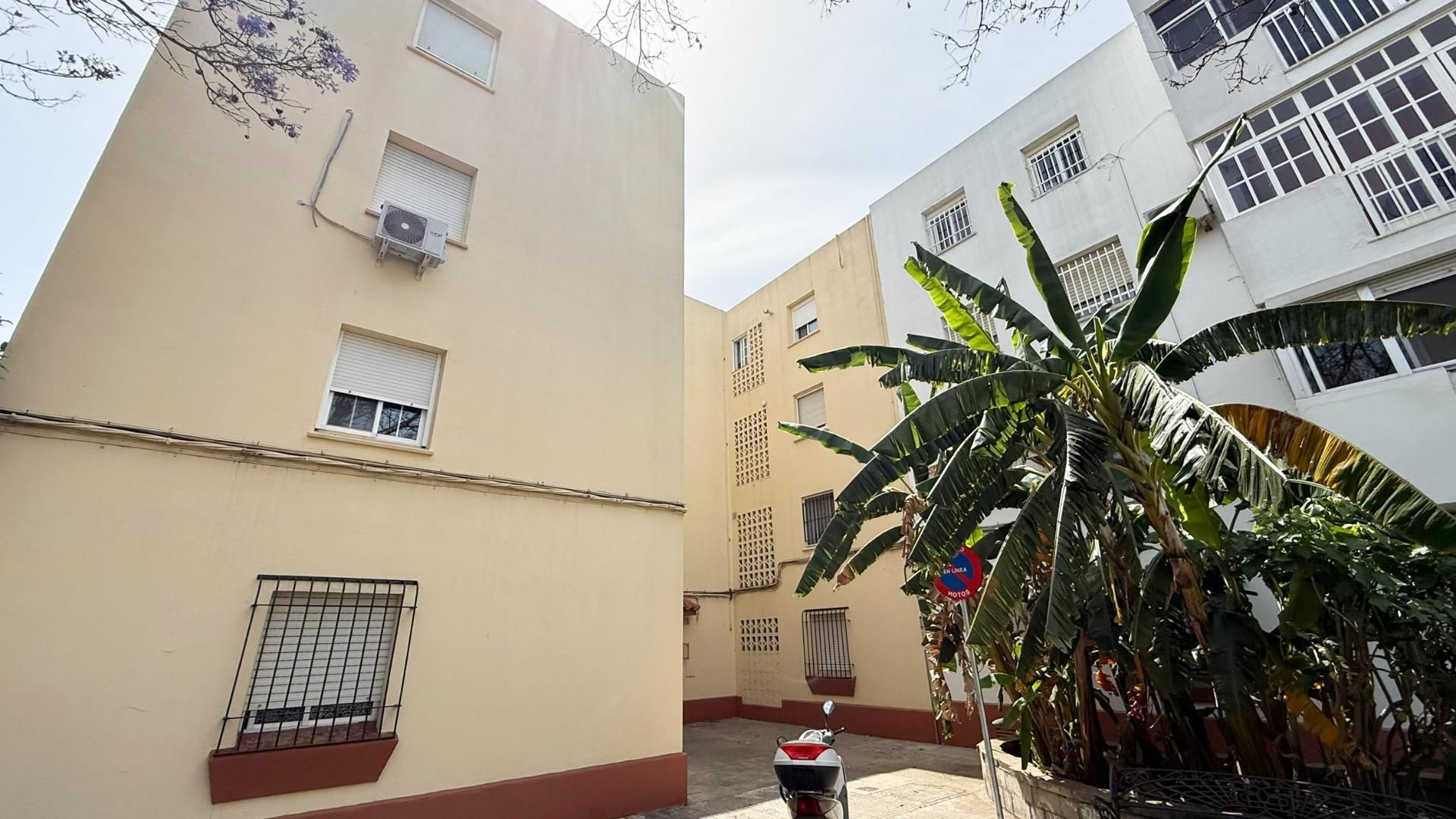 Exterior view of Flat for sale in Chiclana de la Frontera  with Balcony