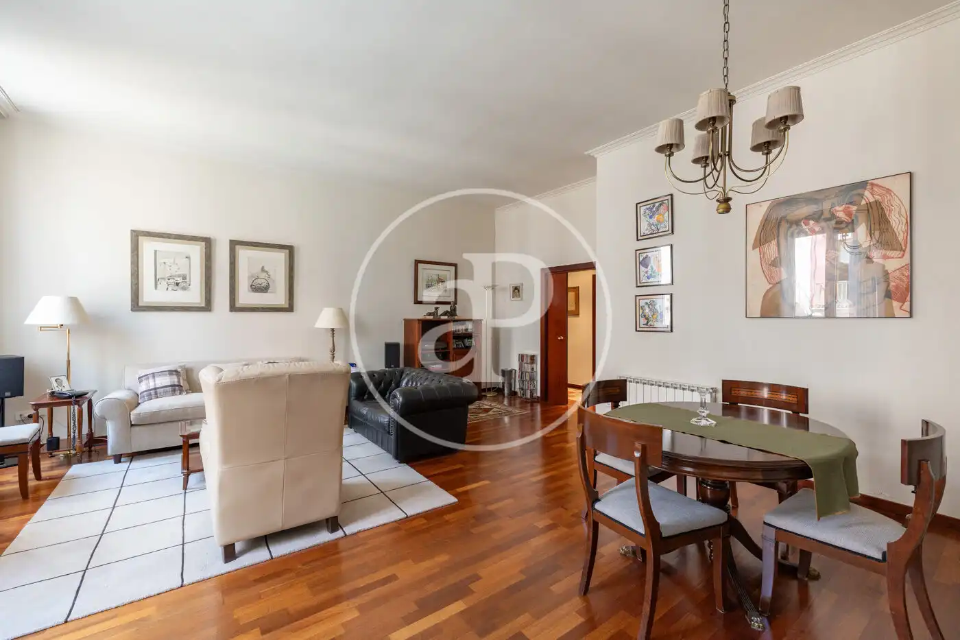 Vista exterior de Piso en venta en Barcelona con Calefacción y Terraza
