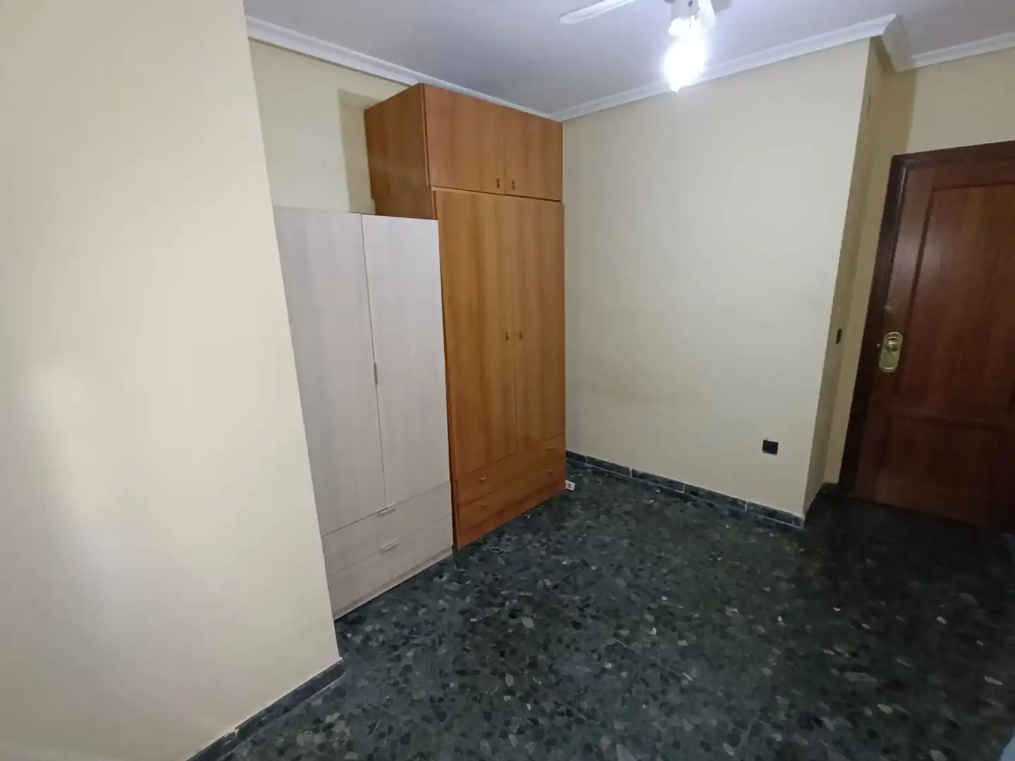 Habitación de Piso en venta en Linares con Aire acondicionado y Piscina comunitaria