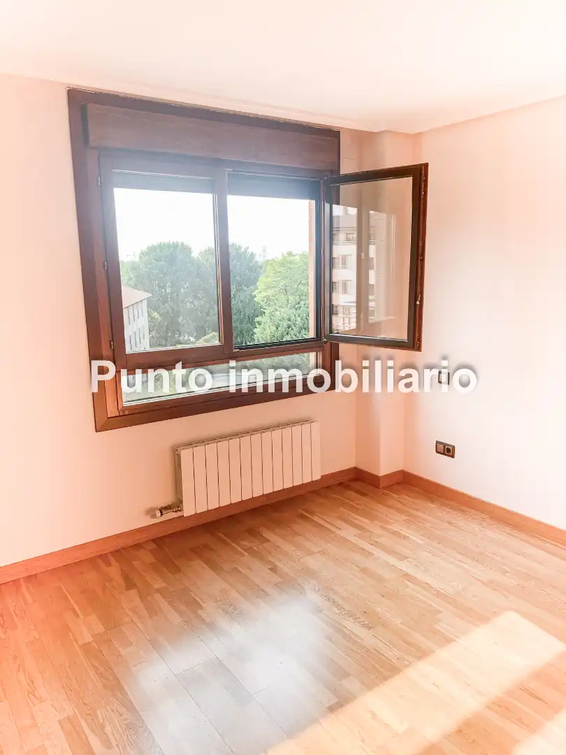 Wohnung zur Miete in Calle Santa Ana, La Flecha - Monasterio del Prado