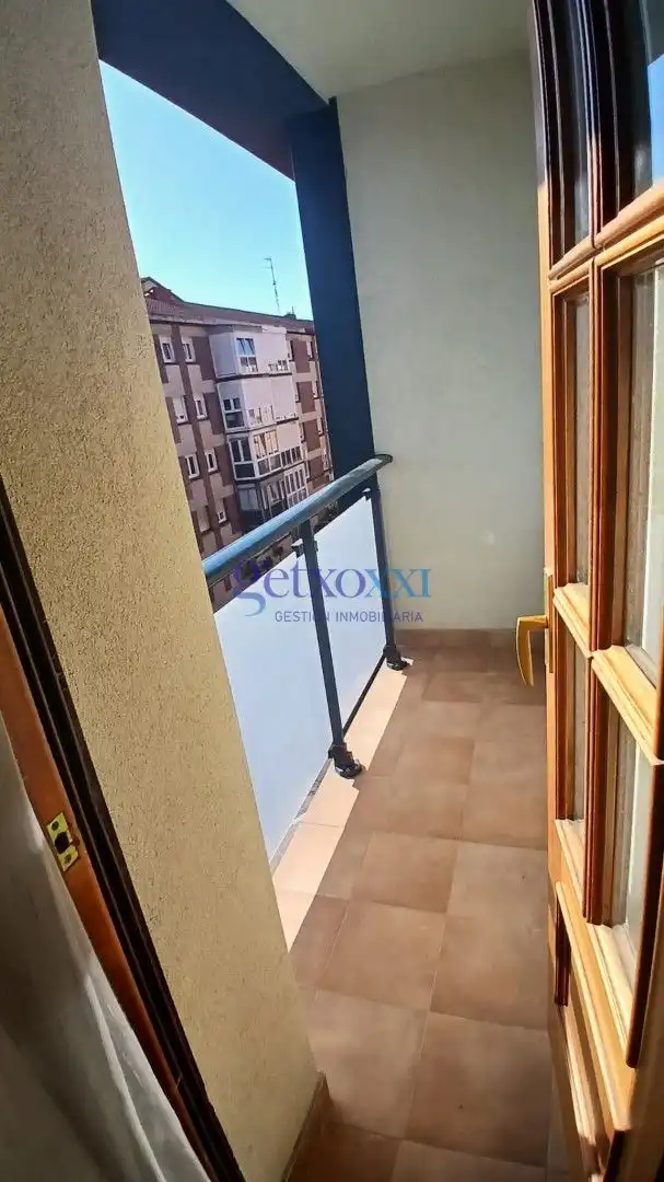 Flat with lift for sale in Las Arenas, imagen 2