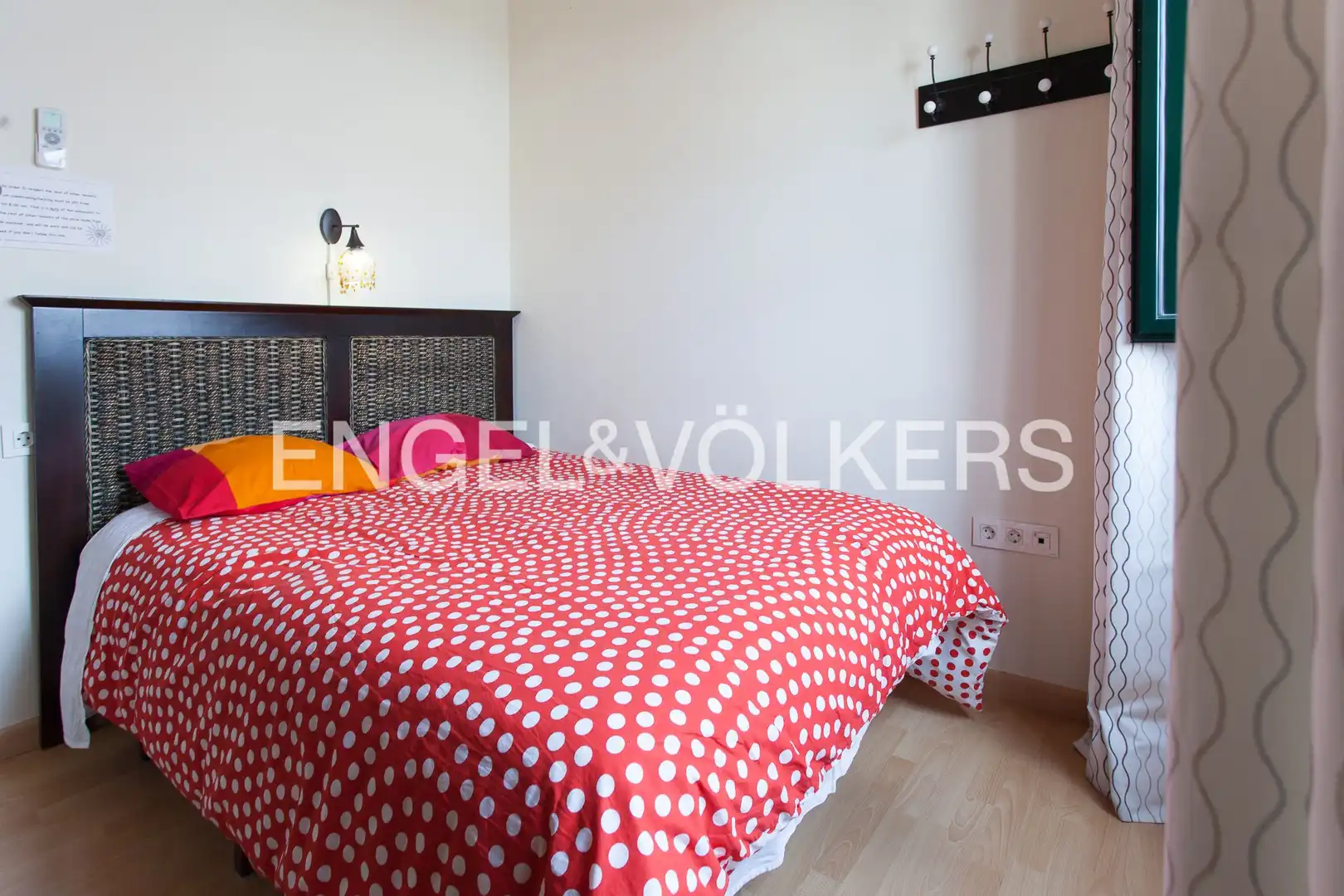 Bedroom of Flat for sale in Sevilla  with Air Conditioner and Heating