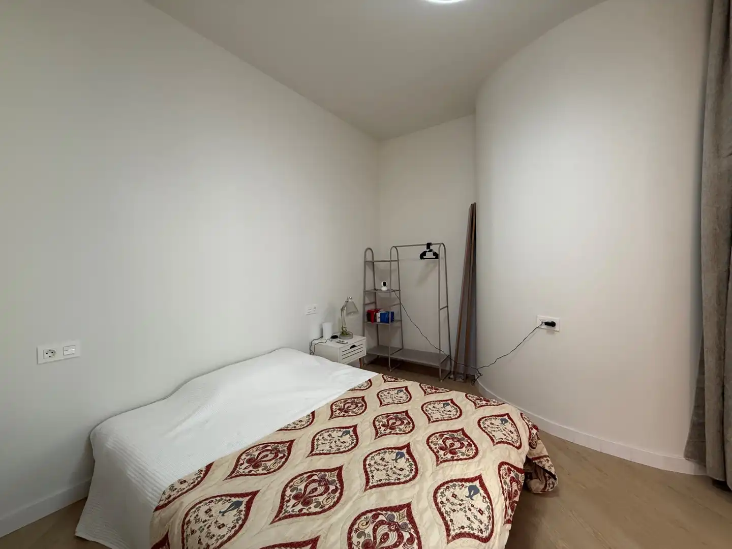Habitación de Apartamento en venta en Granada con Aire acondicionado, Calefacción y Amueblado