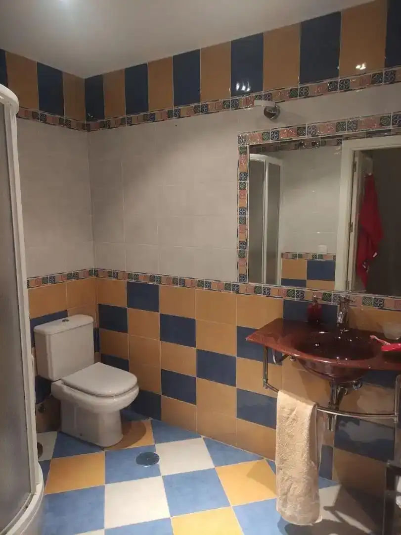 Bany de Dúplex de lloguer en Badajoz Capital amb Aire condicionat i Balcó