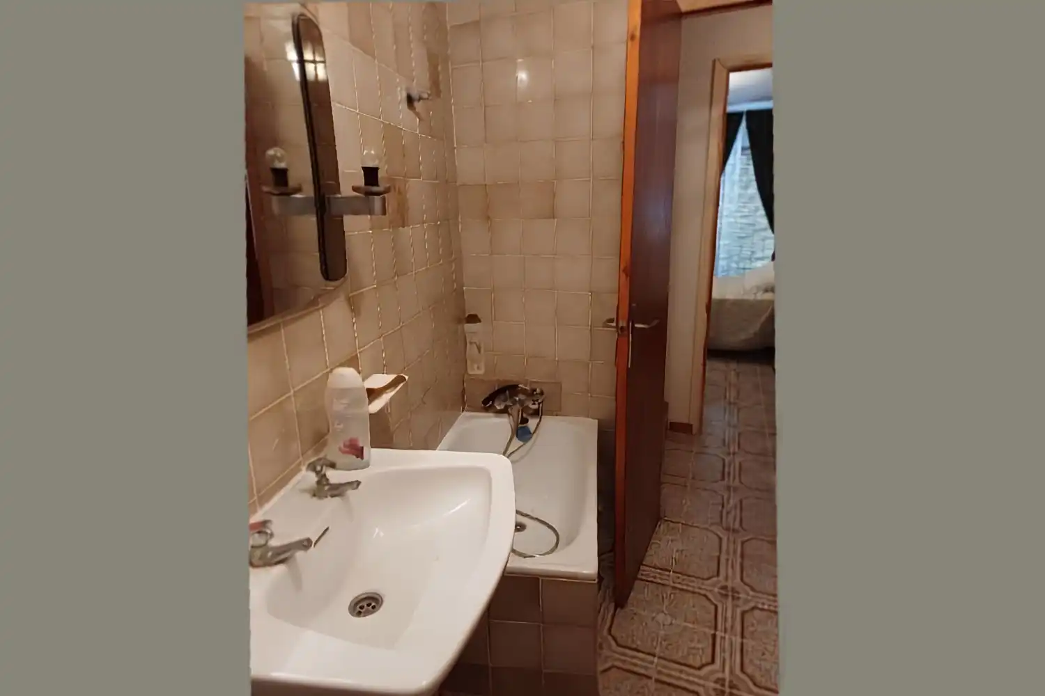 Bathroom of Houses for sale in Requena  with Furnished