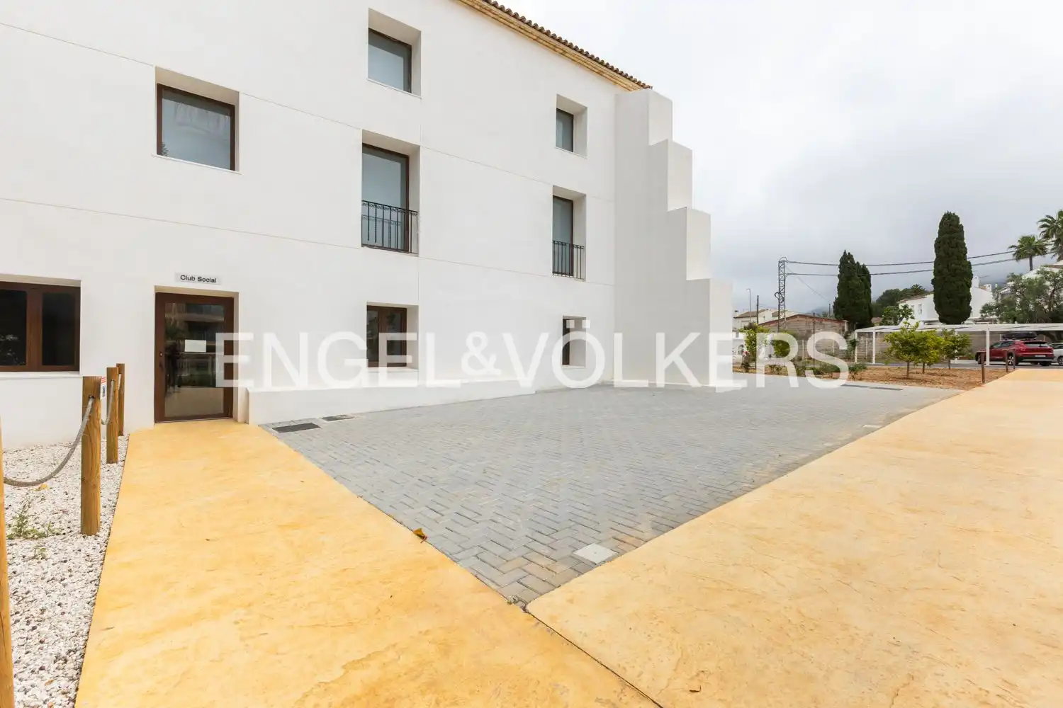 Außenansicht von Wohnung zur Miete in Dénia mit Klimaanlage, Heizung und Privatgarten