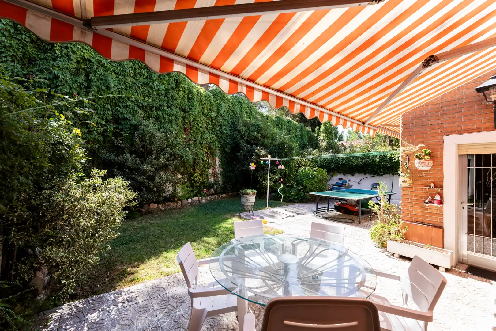 Terraza de Casa adosada en venta en Madrid con Calefacción, Jardín privado y Trastero