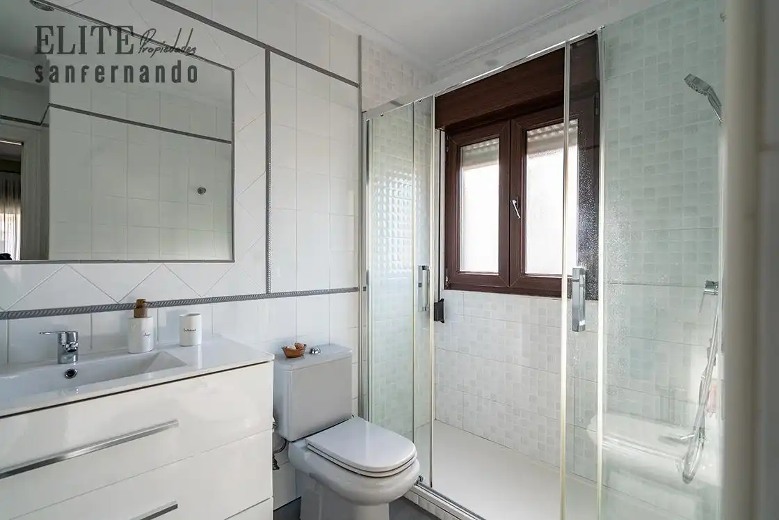 Baño de Casa o chalet en venta en Santander con Calefacción, Jardín privado y Parquet