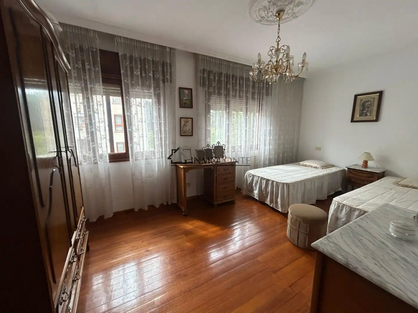 Dormitori de Casa o xalet en venda en Poio amb Calefacció, Jardí privat i Terrassa