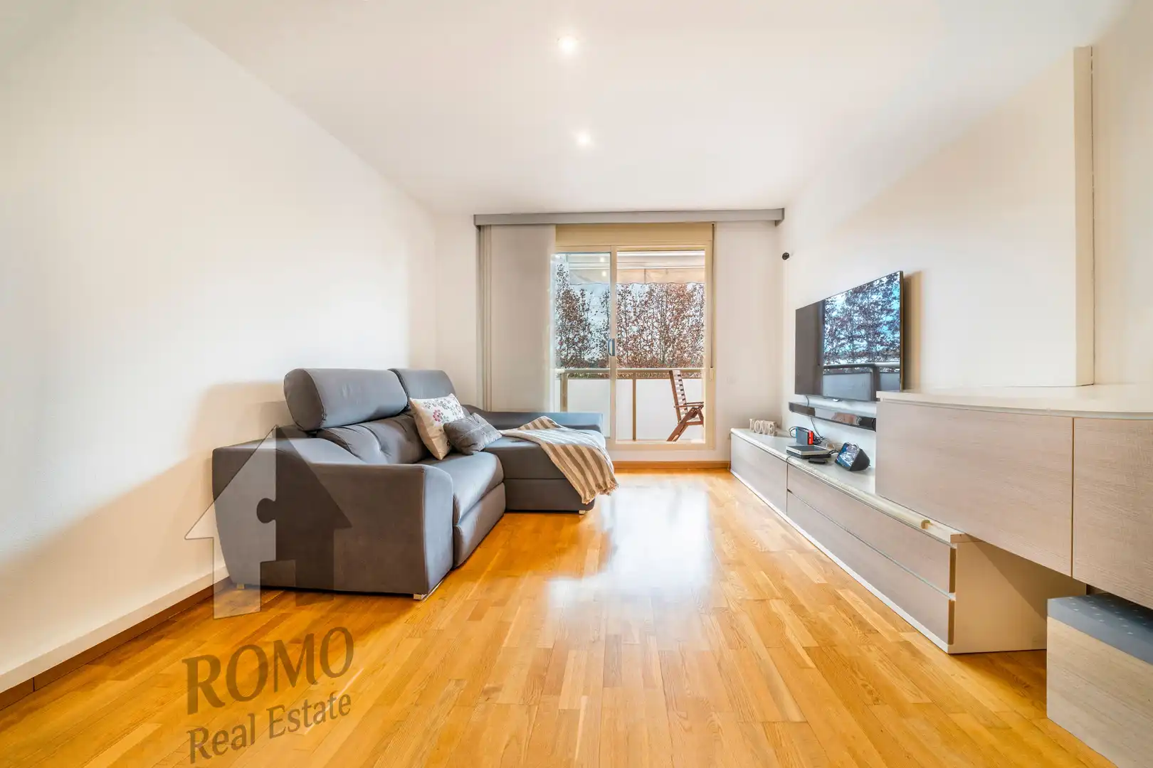 Sala de estar de Piso en venta en Santa Perpètua de Mogoda con Aire acondicionado, Calefacción y Parquet