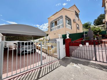 Villa con balcone in vendita a Ciudad Quesada