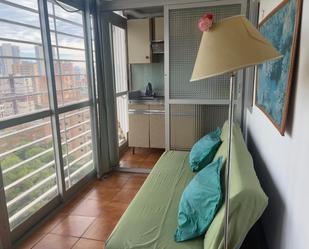 Dormitori de Apartament en venda en Benidorm amb Terrassa i Piscina comunitària